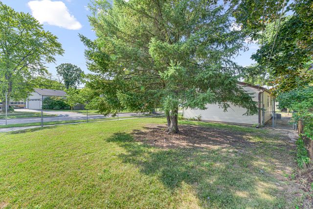 707 S Elmwood Avenue, Waukegan, IL 60085