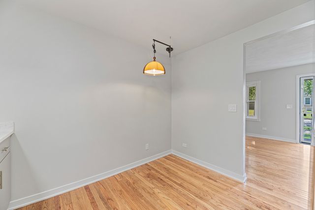 707 S Elmwood Avenue, Waukegan, IL 60085
