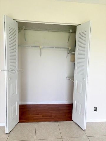 13155 SW 7th Ct 402E, Pembroke Pines, FL 33027