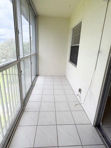 13155 SW 7th Ct 402E, Pembroke Pines, FL 33027