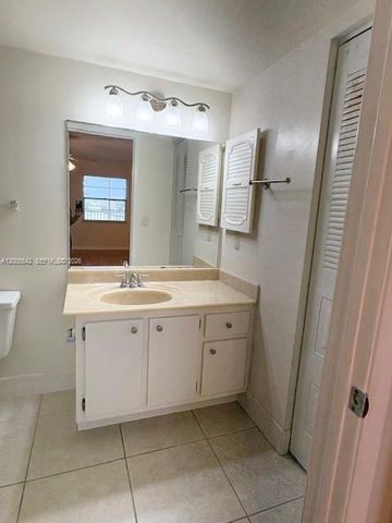 13155 SW 7th Ct 402E, Pembroke Pines, FL 33027