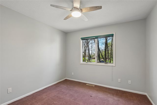6080 NE 9th Street, Des Moines, IA 50313