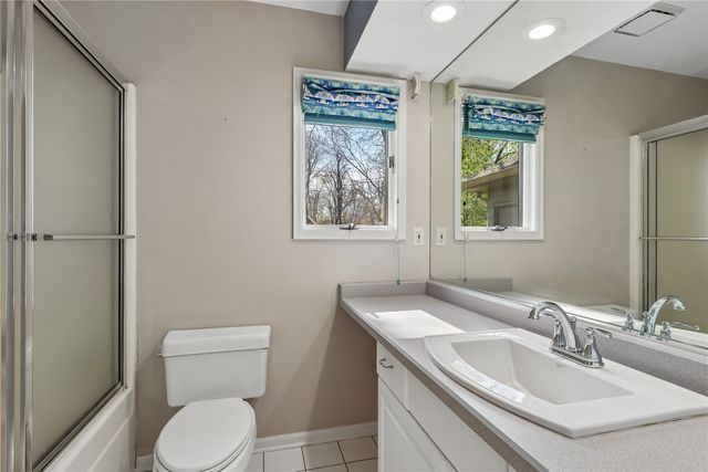 6080 NE 9th Street, Des Moines, IA 50313