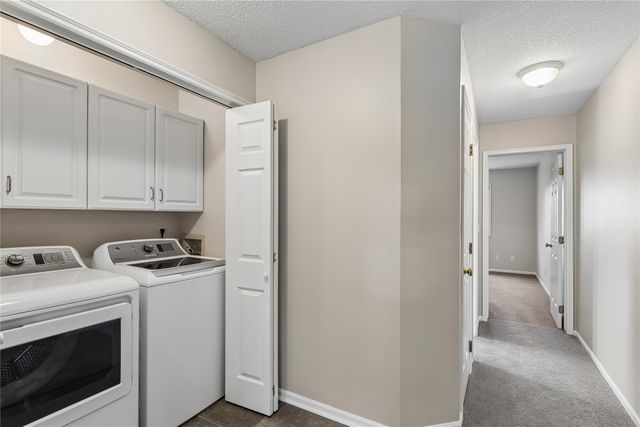 6080 NE 9th Street, Des Moines, IA 50313