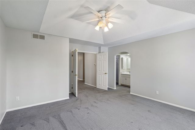 6080 NE 9th Street, Des Moines, IA 50313