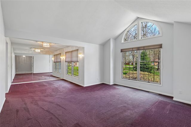 6080 NE 9th Street, Des Moines, IA 50313