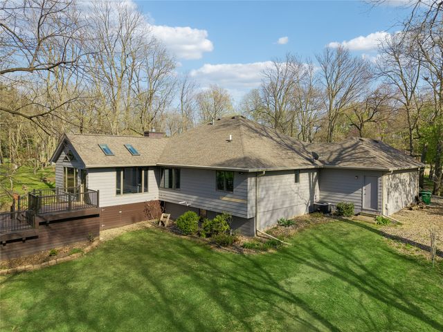6080 NE 9th Street, Des Moines, IA 50313
