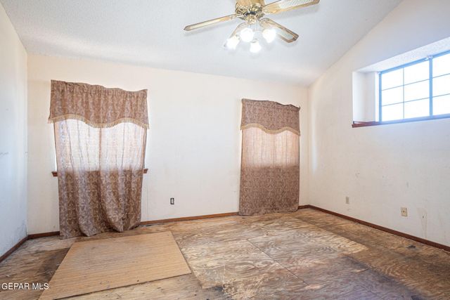 11648 Gordon Cooper Lane, El Paso, TX 79936