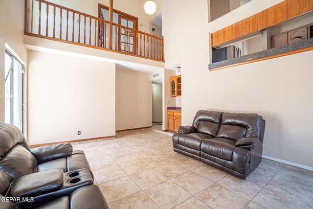 11648 Gordon Cooper Lane, El Paso, TX 79936