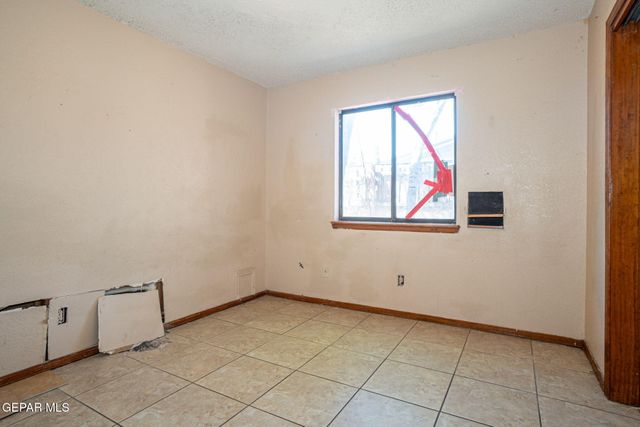 11648 Gordon Cooper Lane, El Paso, TX 79936