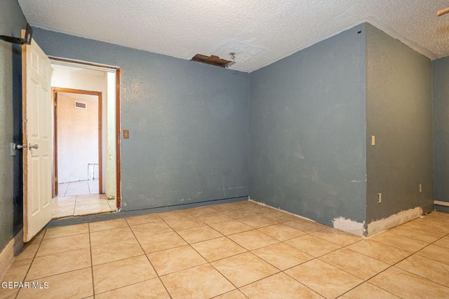 11648 Gordon Cooper Lane, El Paso, TX 79936