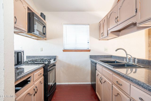 11648 Gordon Cooper Lane, El Paso, TX 79936