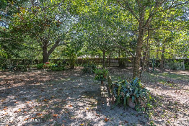 556 Escarole Street SE, Palm Bay, FL 32909