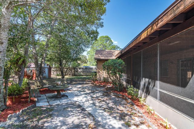 556 Escarole Street SE, Palm Bay, FL 32909