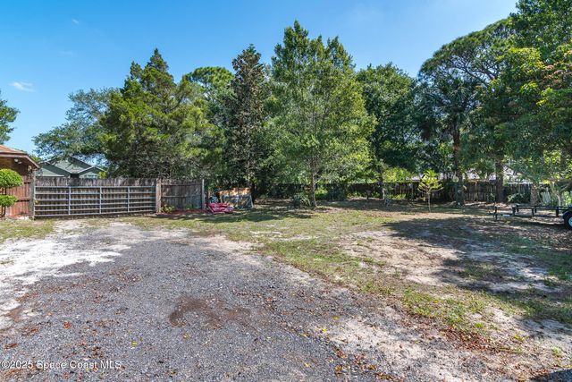 556 Escarole Street SE, Palm Bay, FL 32909