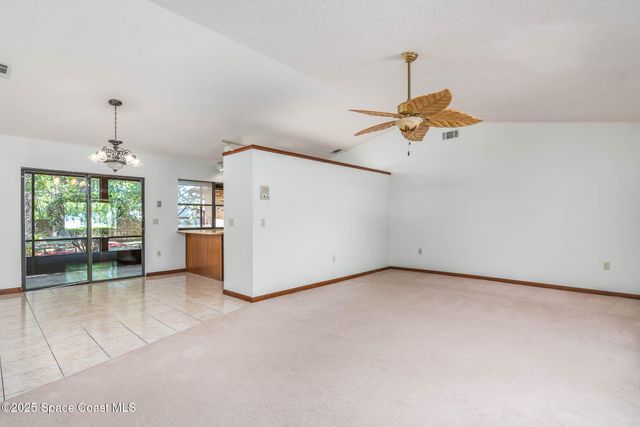 556 Escarole Street SE, Palm Bay, FL 32909