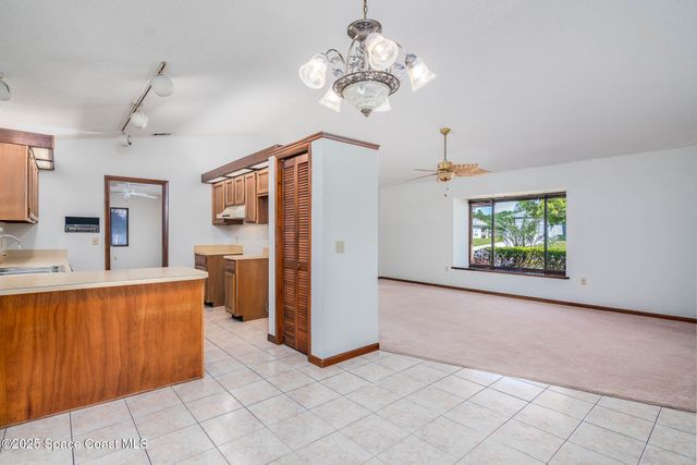 556 Escarole Street SE, Palm Bay, FL 32909