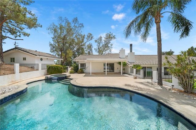 5385 Park, San Bernardino, CA 92404