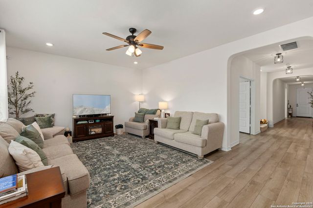 5522 Agave Spine, San Antonio, TX 78261