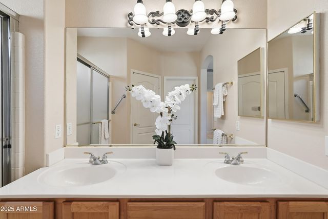 6951 S SENATE Street, Chandler, AZ 85249