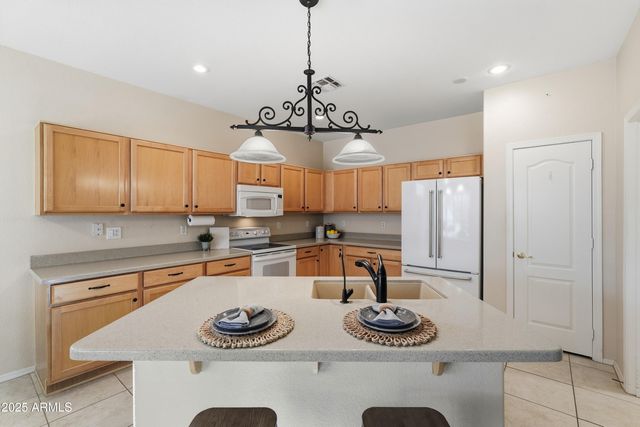 6951 S SENATE Street, Chandler, AZ 85249