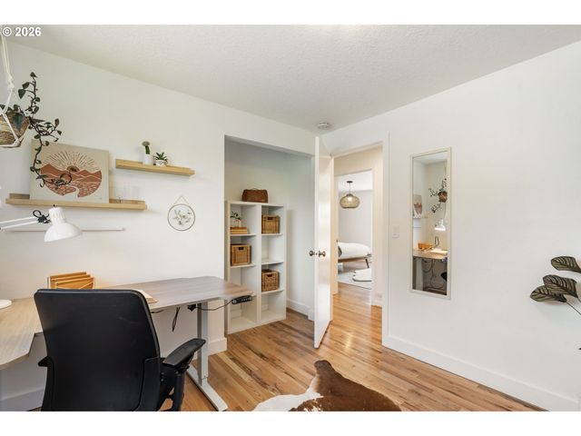 18819 SHENANDOAH Dr, Oregon City, OR 97045
