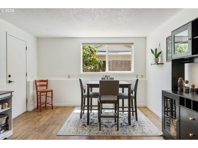 18819 SHENANDOAH Dr, Oregon City, OR 97045