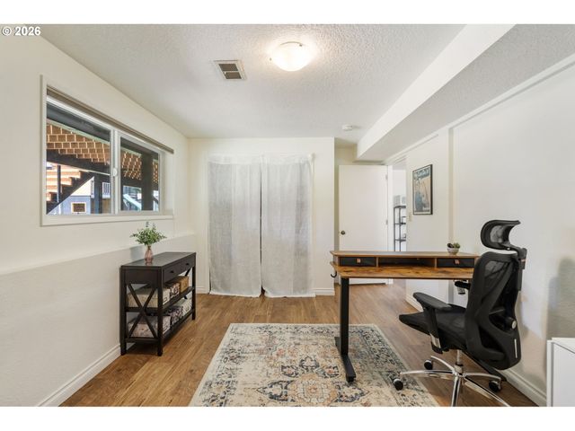 18819 SHENANDOAH Dr, Oregon City, OR 97045