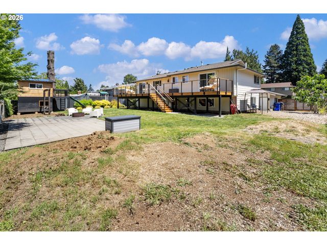 18819 SHENANDOAH Dr, Oregon City, OR 97045