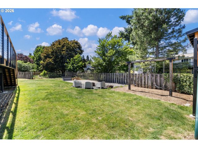 18819 SHENANDOAH Dr, Oregon City, OR 97045