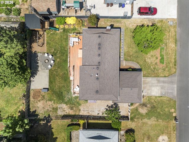 18819 SHENANDOAH Dr, Oregon City, OR 97045