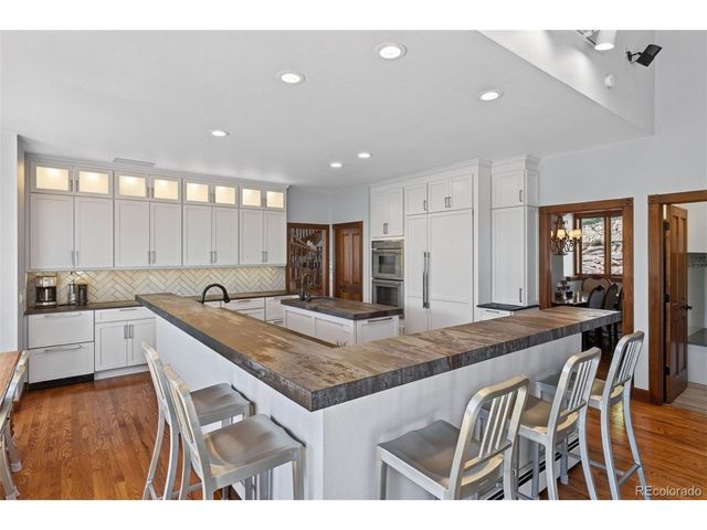 22594 Treetop Ln, Golden, CO 80401