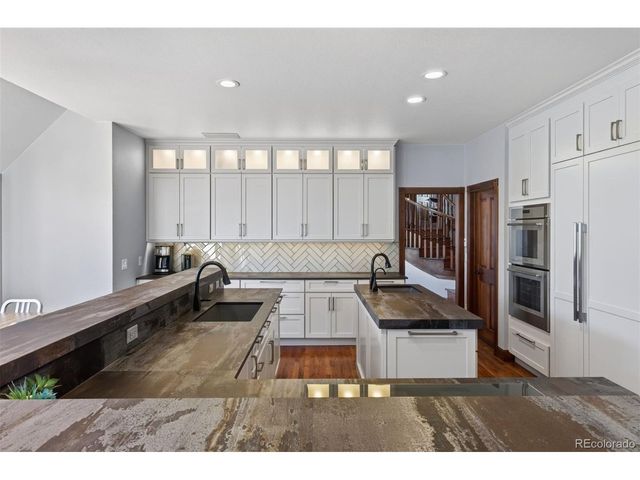 22594 Treetop Ln, Golden, CO 80401