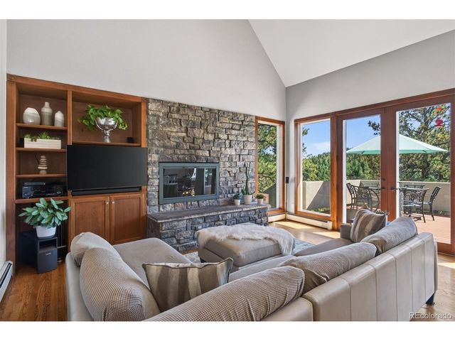 22594 Treetop Ln, Golden, CO 80401