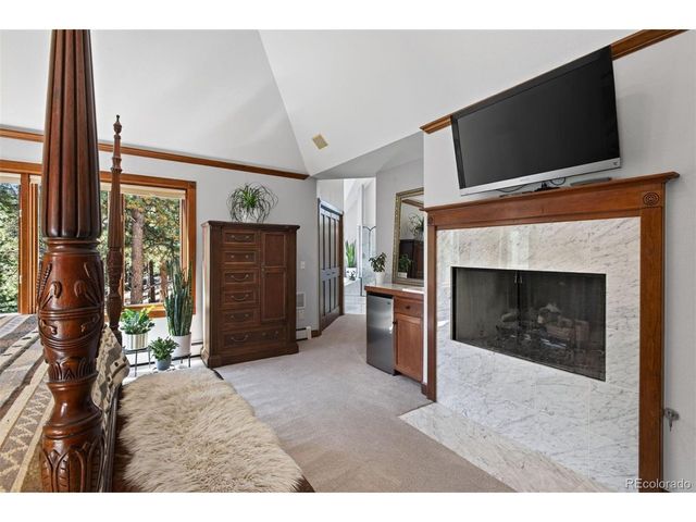 22594 Treetop Ln, Golden, CO 80401