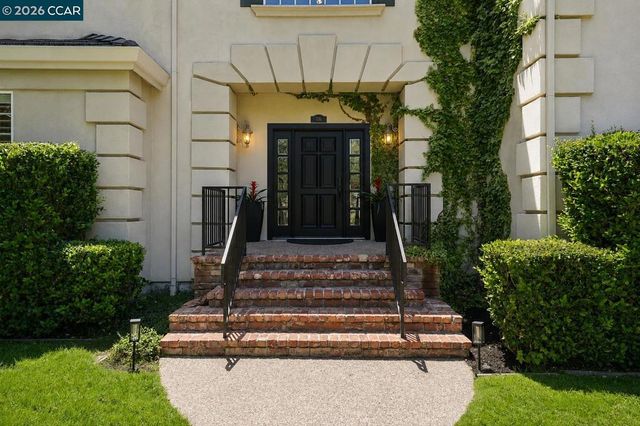 136 Lark Court, Alamo, CA 94507