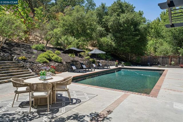 136 Lark Court, Alamo, CA 94507