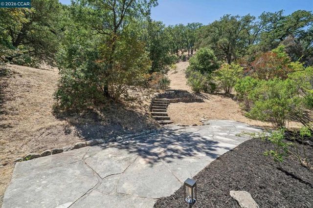 136 Lark Court, Alamo, CA 94507