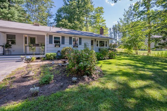 558 Spring St, Hanson, MA 02341