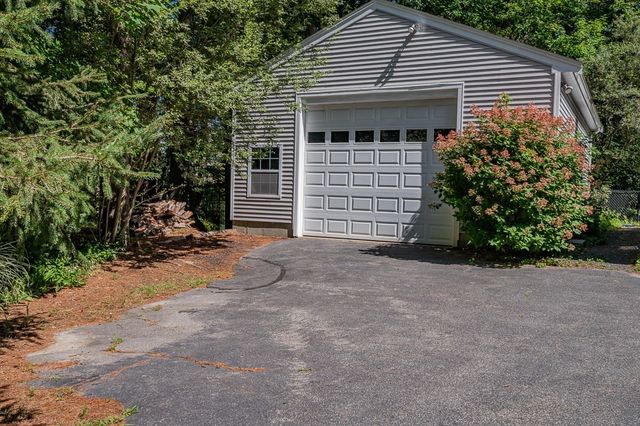 558 Spring St, Hanson, MA 02341