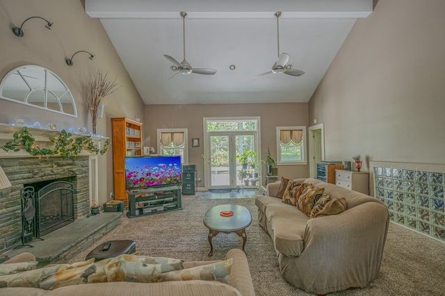 558 Spring St, Hanson, MA 02341