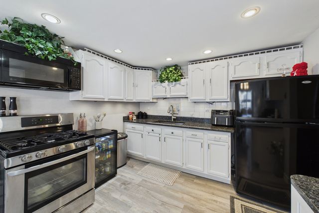 207 Second Street, Elgin, IL 60123