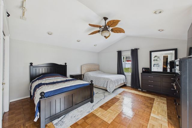 207 Second Street, Elgin, IL 60123