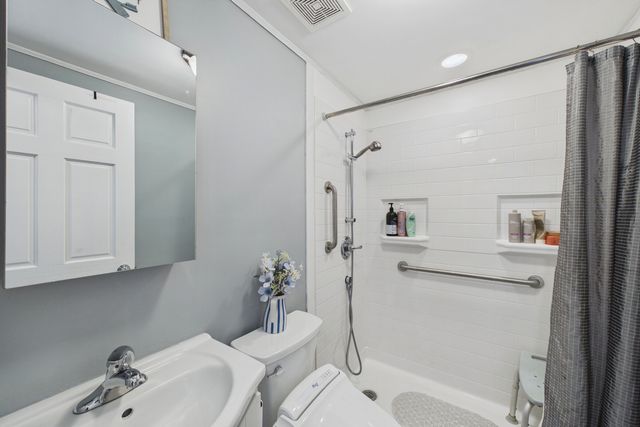 207 Second Street, Elgin, IL 60123