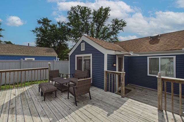 207 Second Street, Elgin, IL 60123