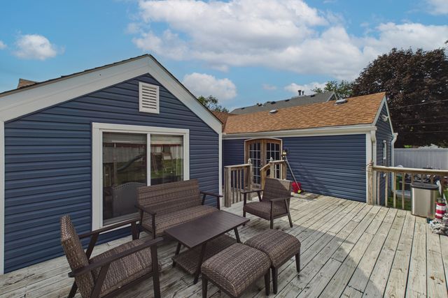 207 Second Street, Elgin, IL 60123