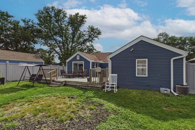 207 Second Street, Elgin, IL 60123