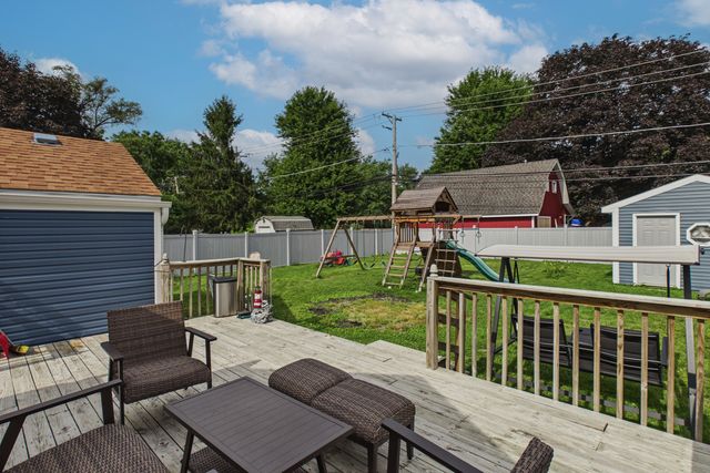 207 Second Street, Elgin, IL 60123