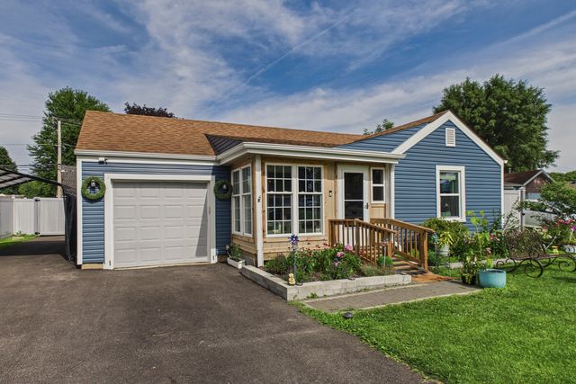 207 Second Street, Elgin, IL 60123