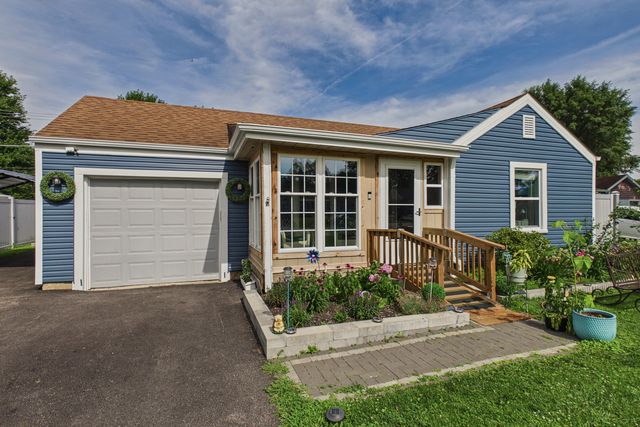 207 Second Street, Elgin, IL 60123